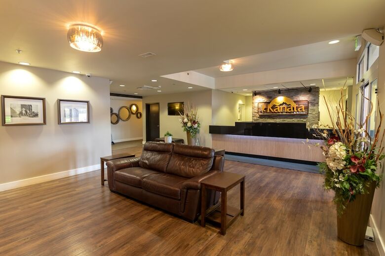 Hotel The Kanata By Bcminns Whitecourt