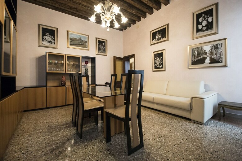 Charming Venice Apartments