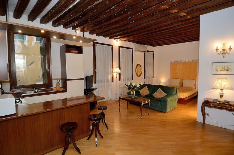Charming Venice Apartments