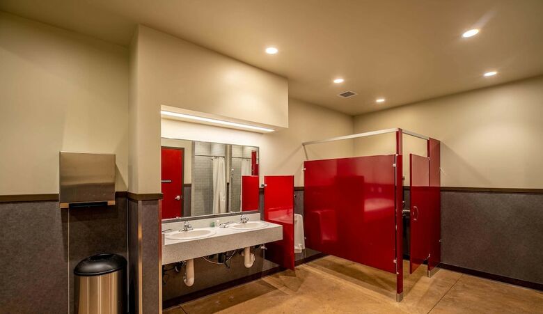 Lances West By Ski Country Resorts