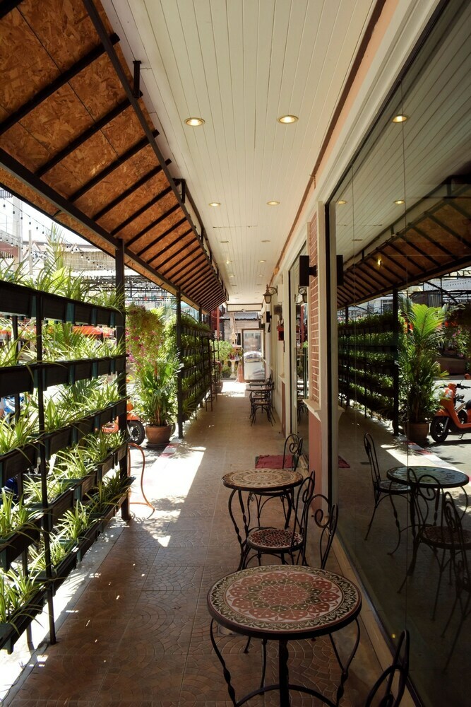 Hotel Outdoor Inn And Restaurant