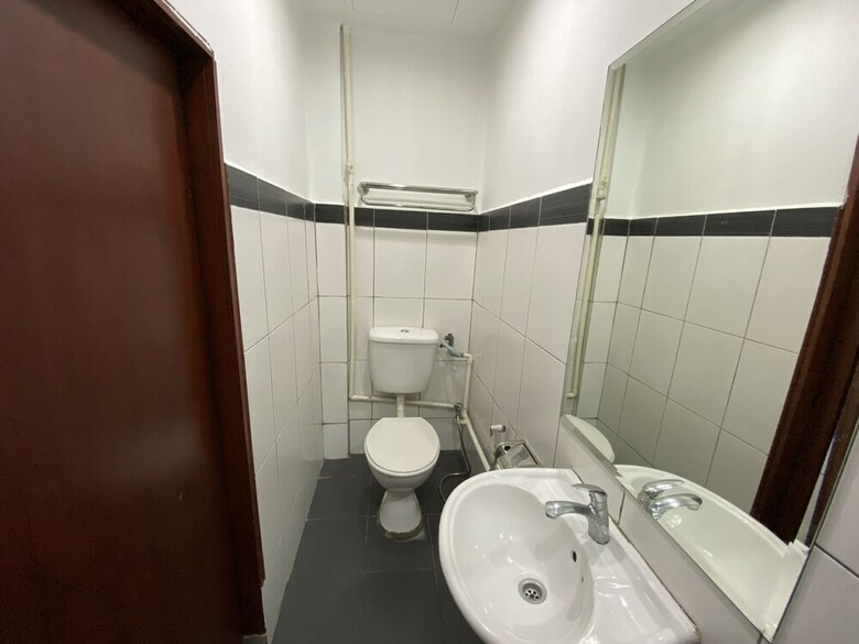 Oyo 89847 Switz Paradise Hotel
