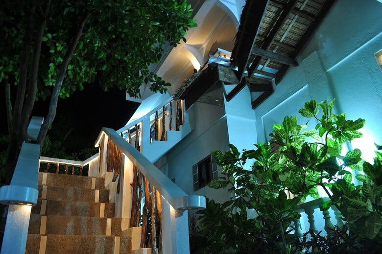 Hotel Cocoloco Boracay Beach Resort