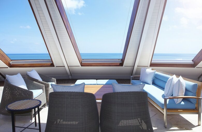 Double-six Luxury Hotel