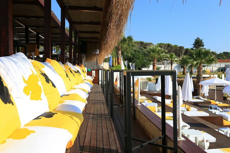 Ceshme Plus Hotel