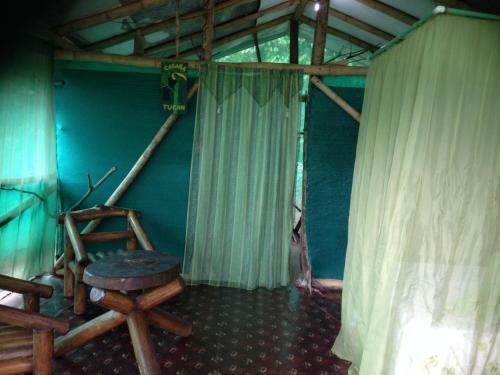 Isla Violin Eco-lodge