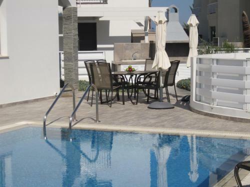 Polyxenia Isaak Pelagos Villa