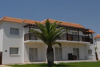 Maistros Hotel Apartments And Bungalow Suites