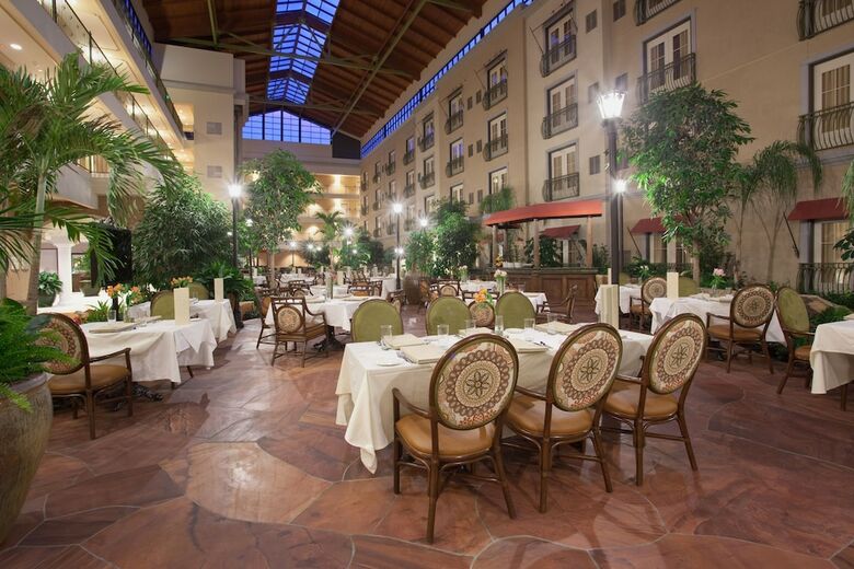 Hotel Woolley's Classic Suites