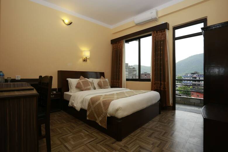 Hotel Peninsula