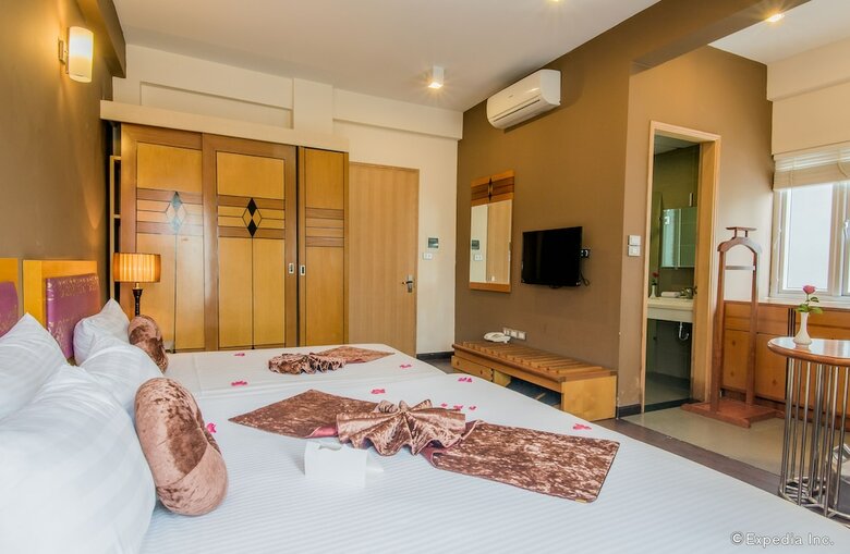 Golden Sun Villa Hotel