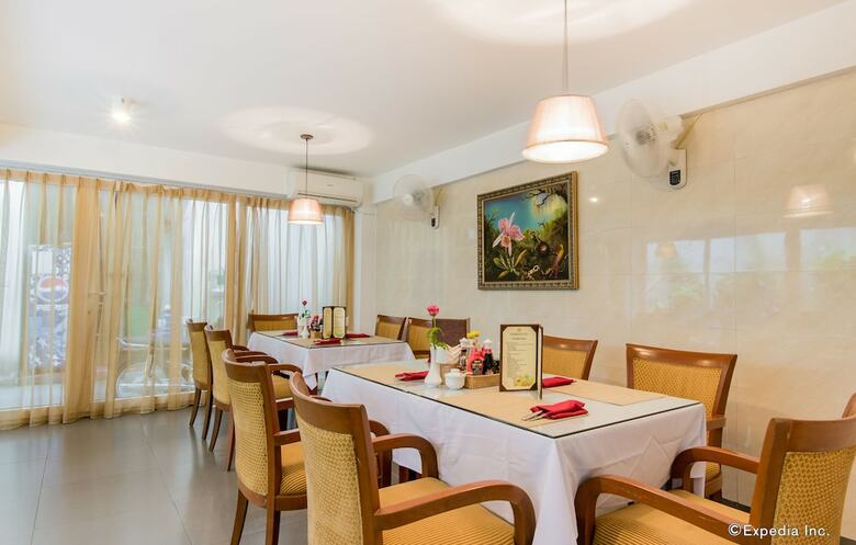Golden Sun Villa Hotel