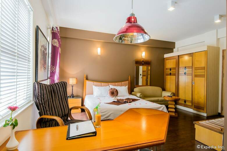 Golden Sun Villa Hotel