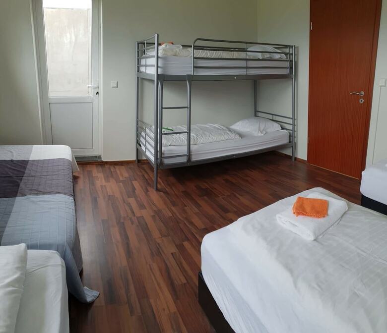 Hotel Guesthouse Hv�t�