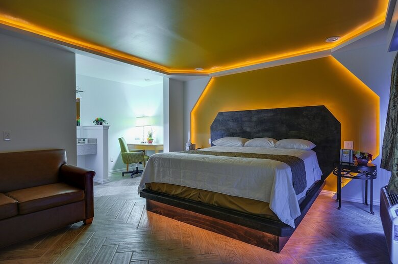 Hotel Romantic Inn & Suites