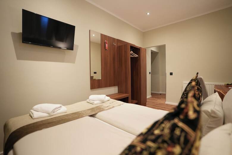 Hotel Attach�