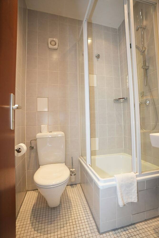 Hotel Attach�