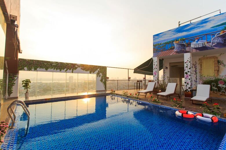 King's Finger Hotel