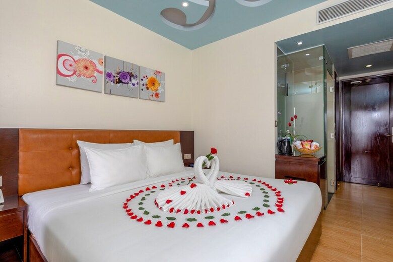 King's Finger Hotel