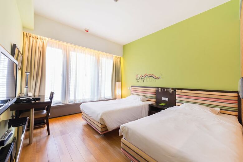 Hotel Y Loft Youth Square