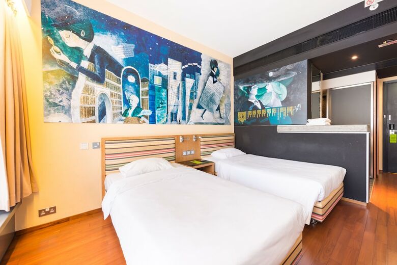 Hotel Y Loft Youth Square