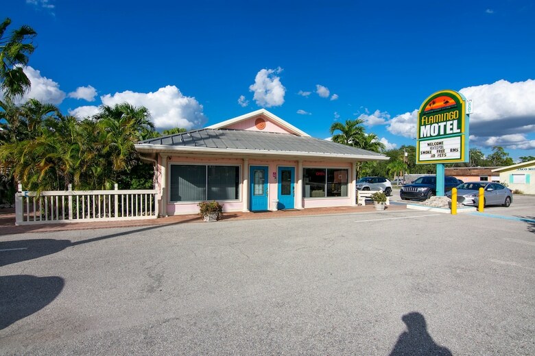 Flamingo Motel