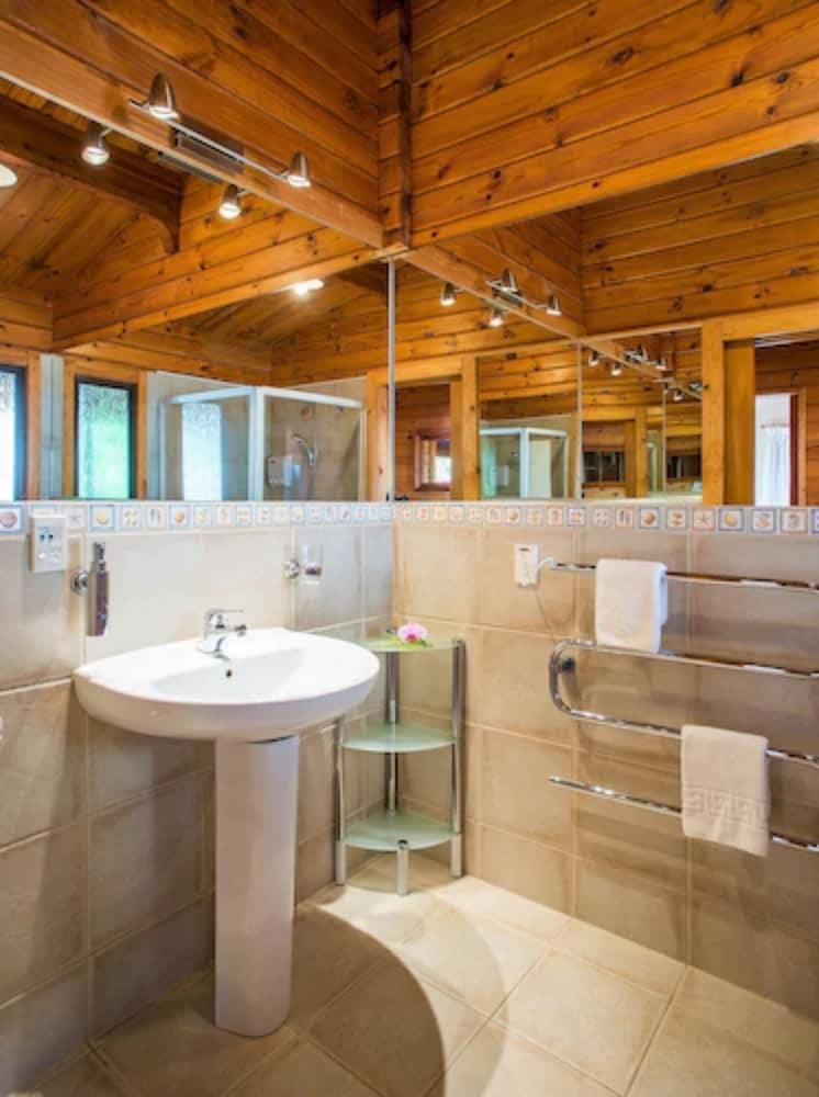 Hotel Kimi Ora Eco Resort