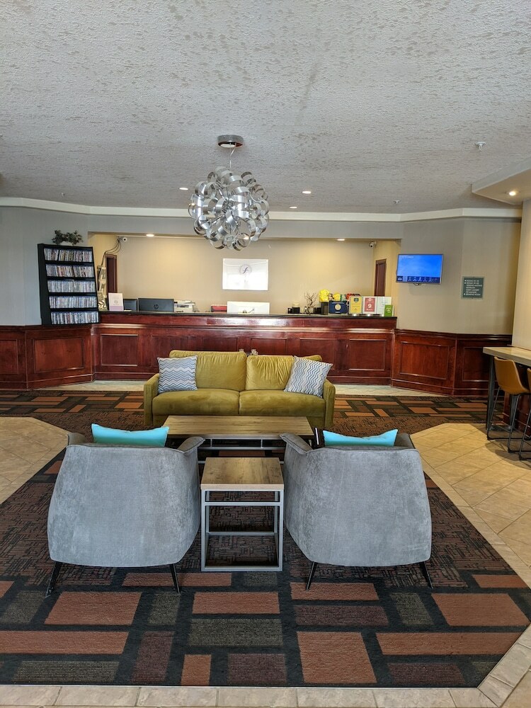 Hotel Foxwood Inn & Suites