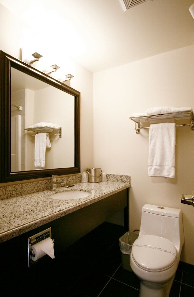 Hotel Foxwood Inn & Suites