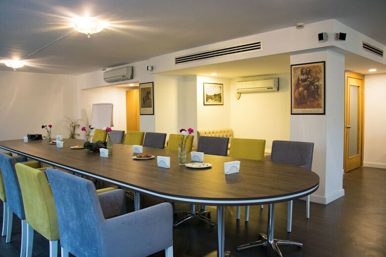 Bur�man Hotel