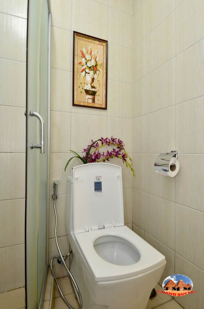 Jmm Grand Suites