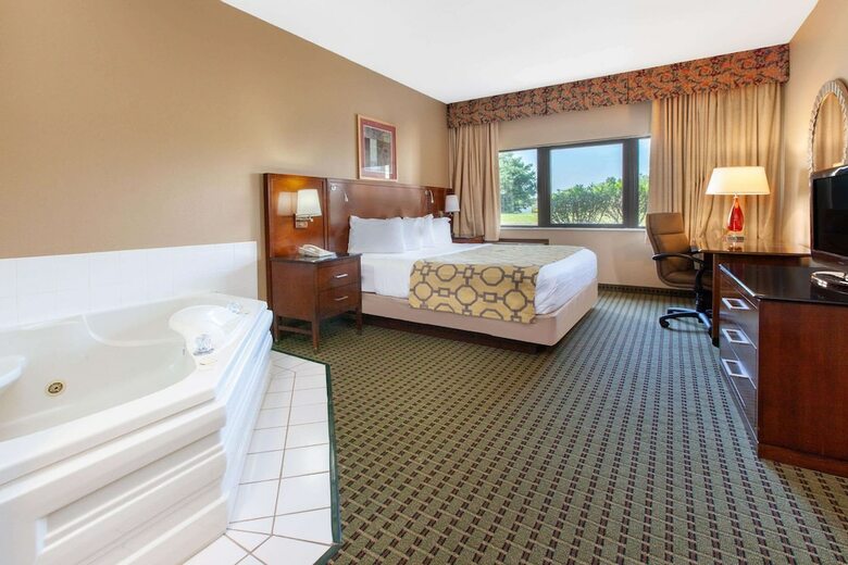 Hotel Baymont By Wyndham Franklin