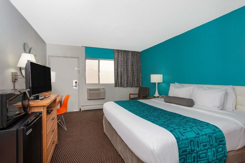 Hotel Howard Johnson By Wyndham Colorado Springs