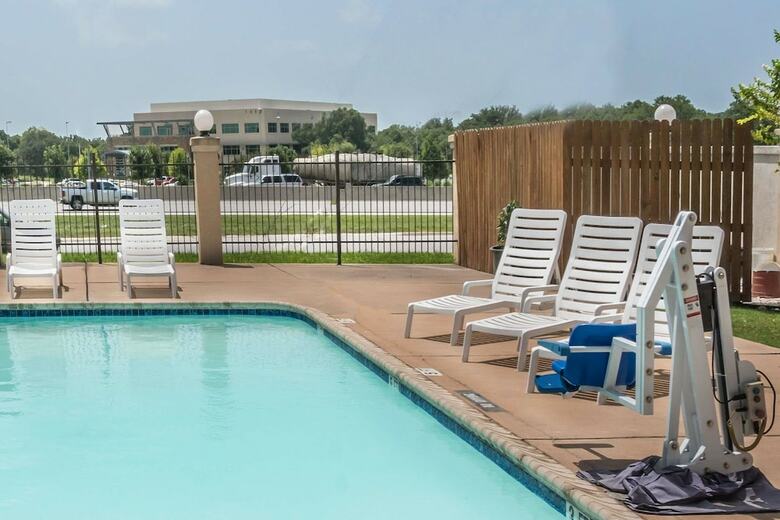 Motel Super 8 By Wyndham San Marcos