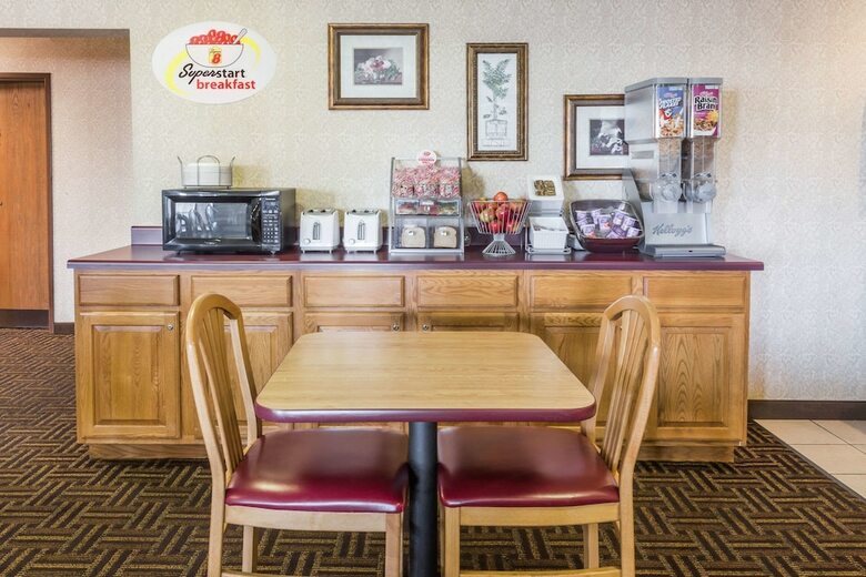 Motel Super 8 By Wyndham Yorkville
