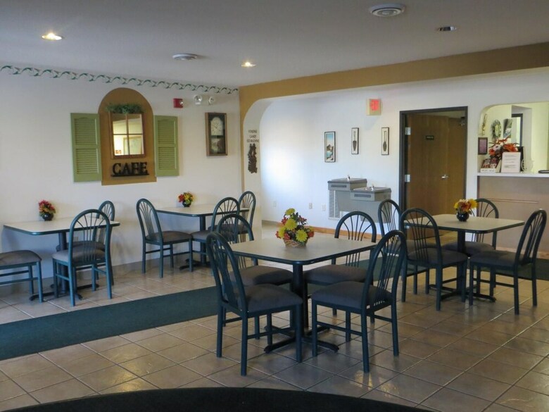 Motel Amerivu Inn And Suites-stanley