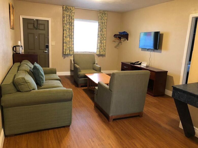 Motel Sandals Inn