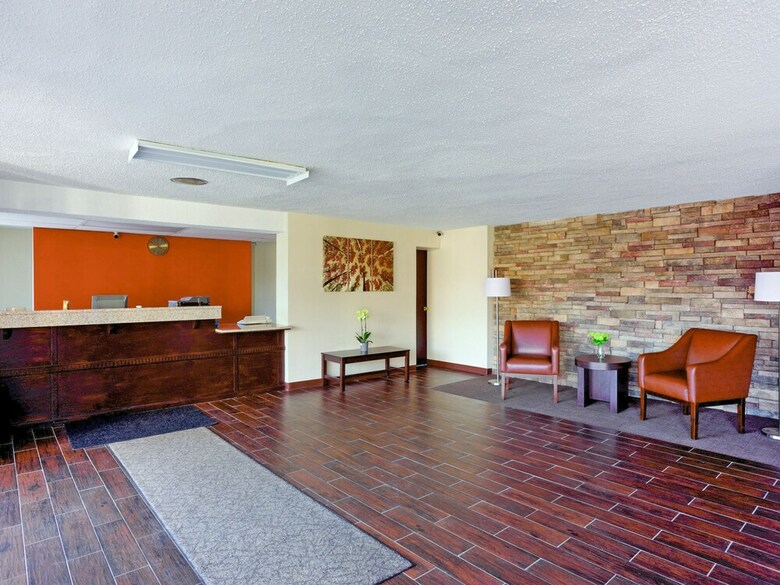 Motel Oyo Hotel Moline Il I-74 North