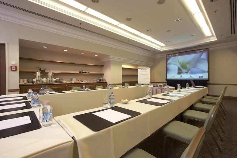 Hotel Marriott Executive Apartments Millennium Court