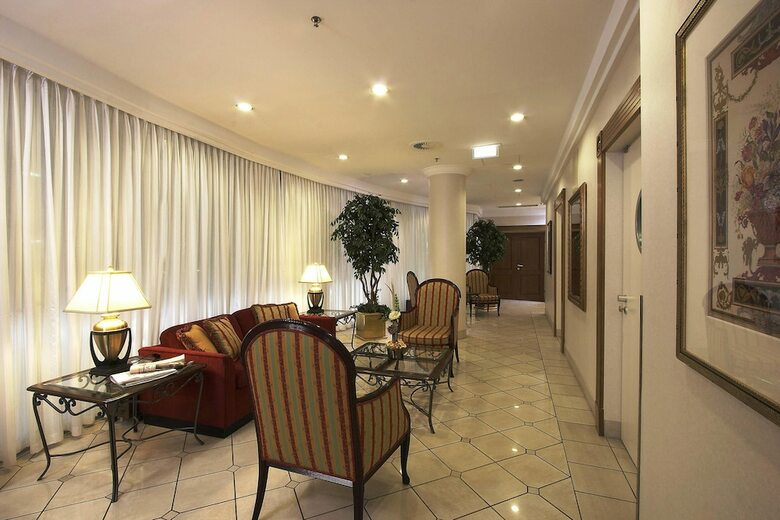 Hotel Marriott Executive Apartments Millennium Court