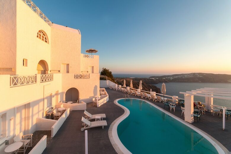 Hotel Artemis Suites