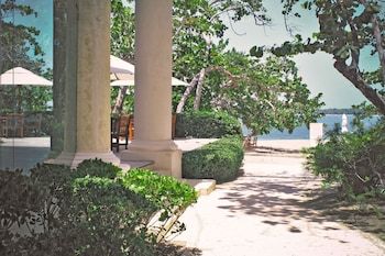 Hotel Casa Colonial Beach & Spa