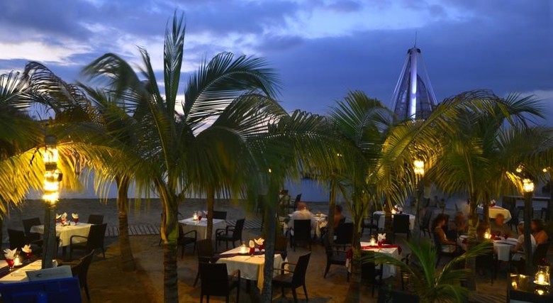 Emperador Vallarta Beachfront Hotel And Suites
