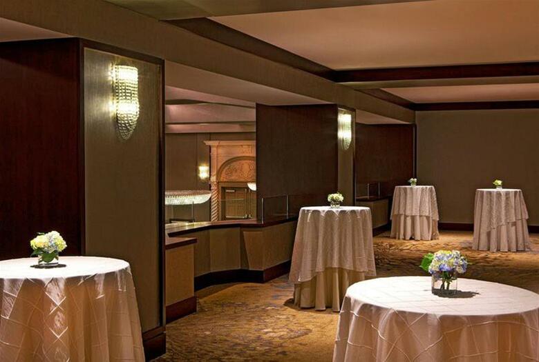 Hotel Eastland Park