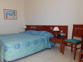 Iris Beach Hotel