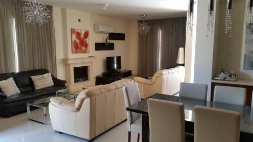 Fotini Villa