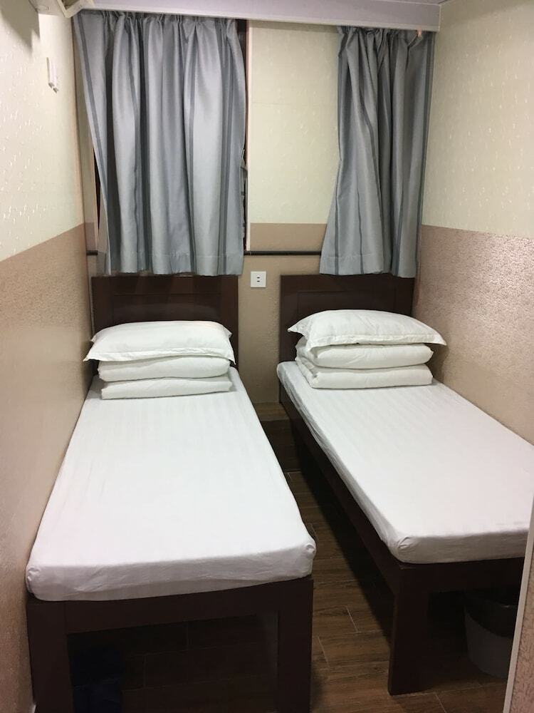 Hostal Prince Hotel