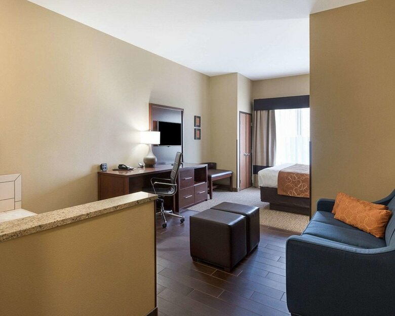 Hotel Comfort Suites Bridgeport - Clarksburg