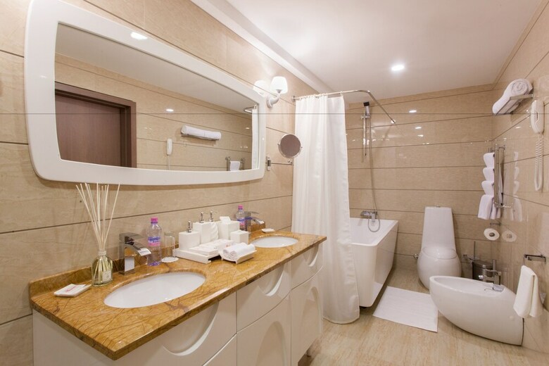 The Avrora Hotel Complex