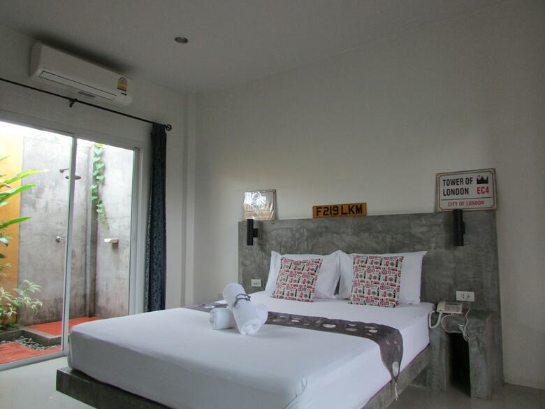 Hotel The Park Drive-thru Check-in Resort